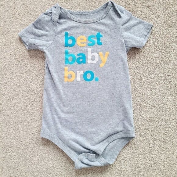 LOT 2 Boys Short Sleeve T-Shirts & Onesie 18-24 months - Picture 7 of 10